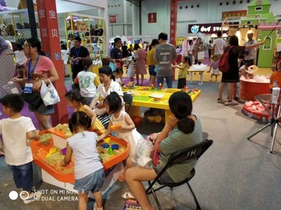 兒童泡泡的美好未來(lái) 玩具的技術(shù)開(kāi)發(fā)與銷(xiāo)售